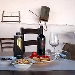 مزرعة للإقامة Masseria Borgo Santuri *