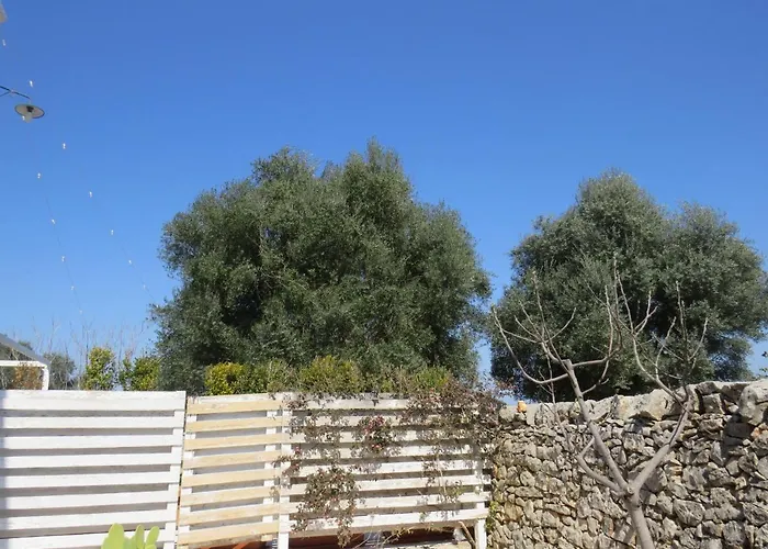 בית חווה Masseria Borgo Santuri אוסטוני