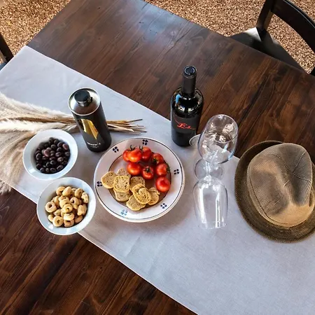 Masseria Borgo Santuri Фермерский дом *